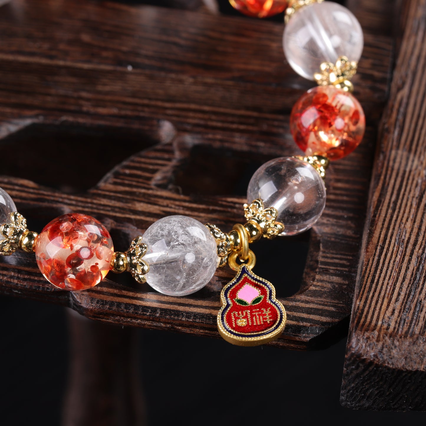 Glazed Floral-Patterned Bead Bracelet